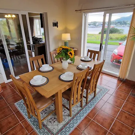 5 Bed House - Sleeps 14 - Pets - Garden - Parking Дом отдыха Киллибегс