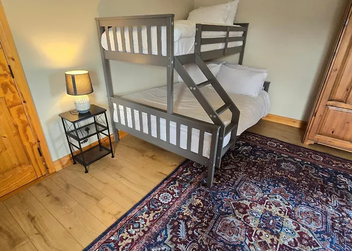 Сasa de vacaciones 5 Bed House - Sleeps 14 - Pets - Garden - Parking